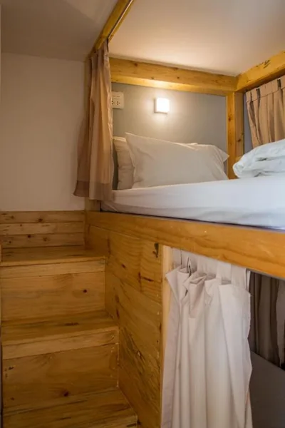 Letto in dormitorio femminile da 6 posti — Nonnee Hotel Kata Beach Phuket